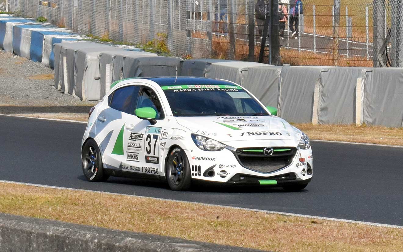 バイオディーゼル燃料で走るマツダの小型車デミオ