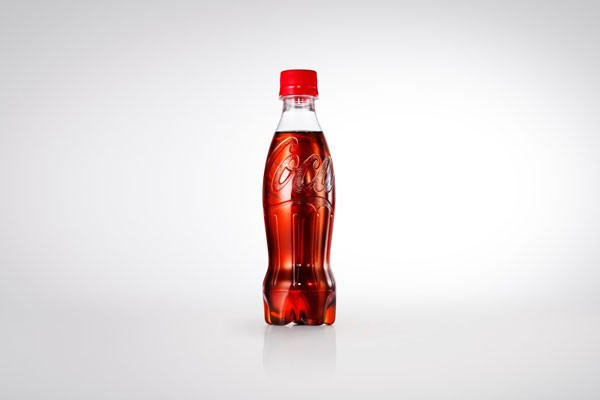 コカ・コーラ、ペットボトルのサステイナブル素材率40％に　減プラへマイボトル給水サービスも試行
