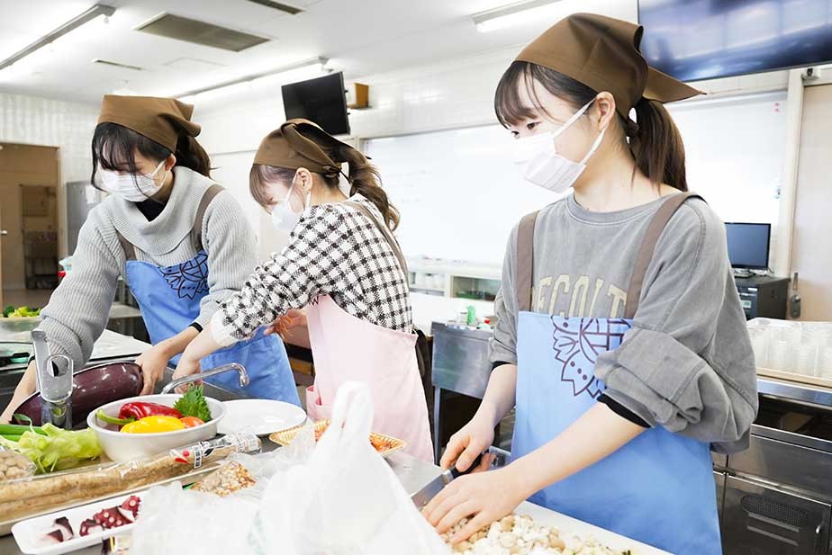 食べることの社会学―食・身体・自己 61zR1QyCpwL._AC_SY200_QL15_.jpg